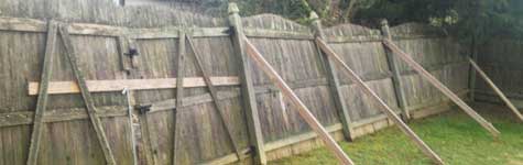 houten schutting omvallen wegrotten